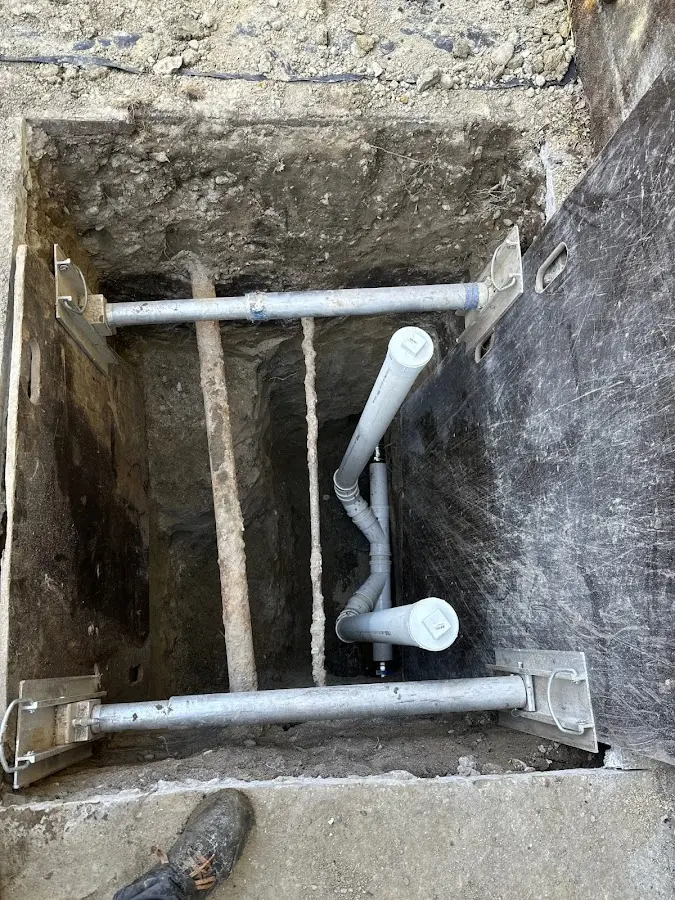 Experienced plumber completing Drain Cleaning work in Longview Heights
